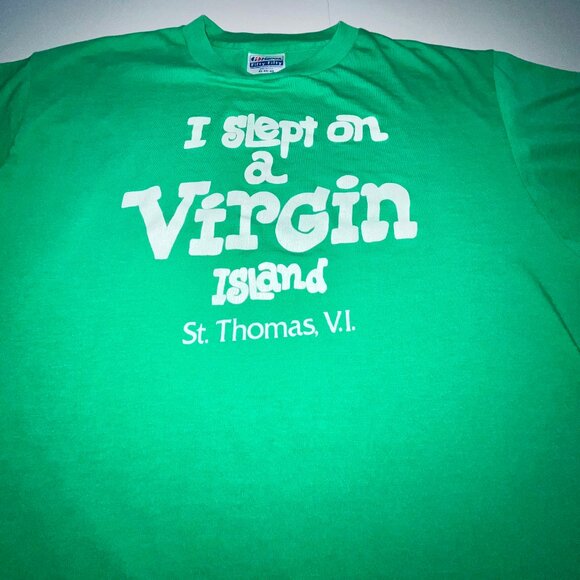 I Slept on a Virgin Island XL Mens Green 90s Vintage Muscle Fit T-shirt VTG - Picture 3 of 3